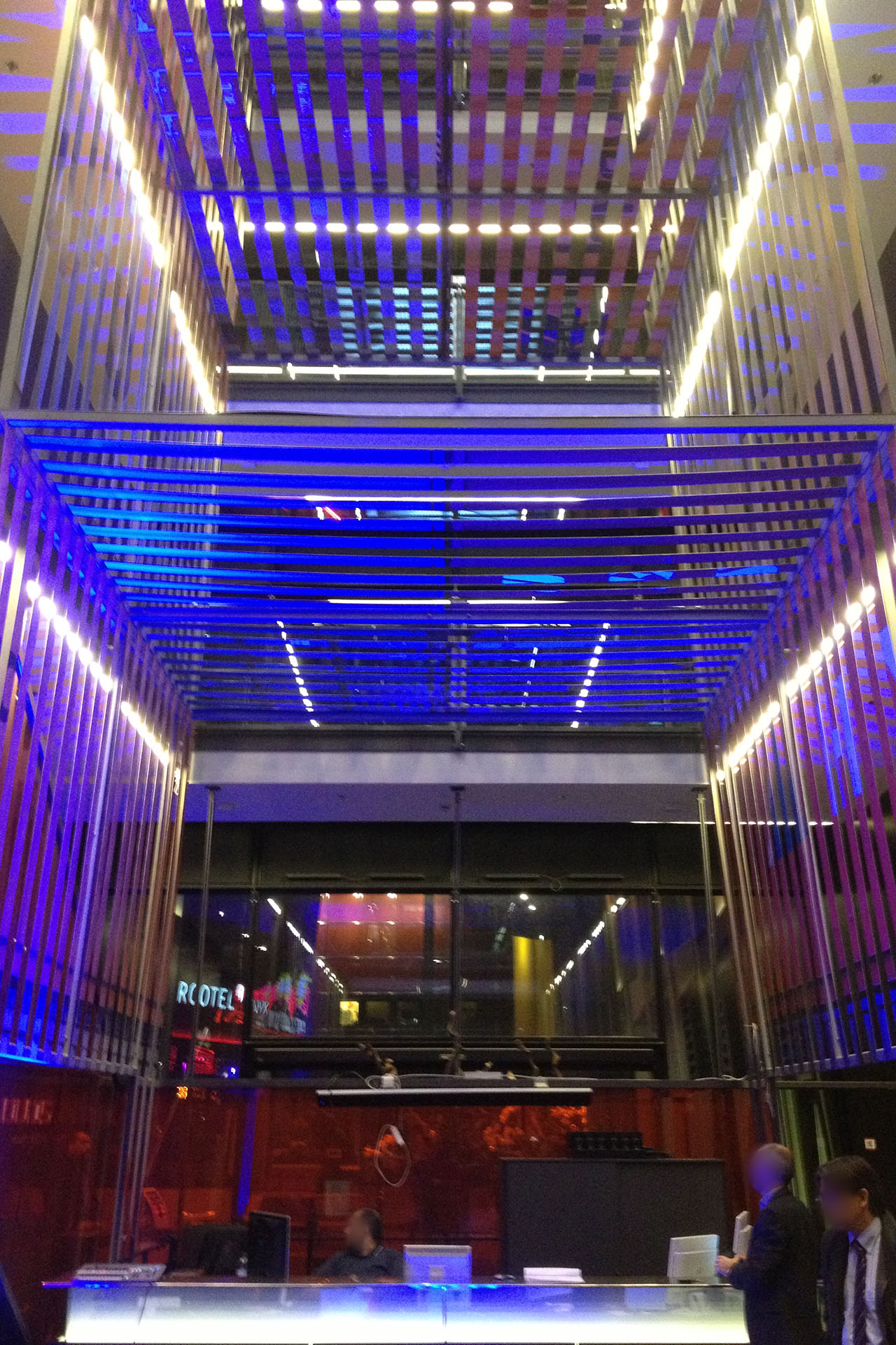 illumination atrium tanzende türme reeperbahn hamburg foemwaende beleuchtung