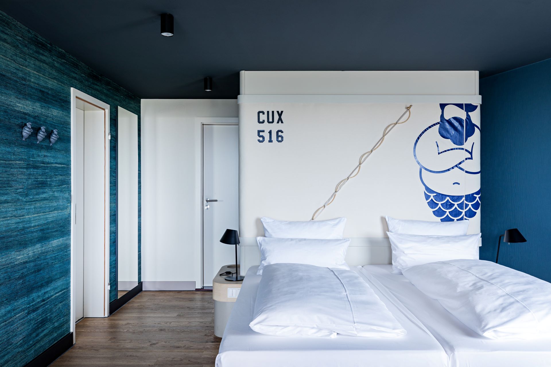 hotelbett interior design für zimmer im hotel donners cuxhaven durch formwaende einrichtung