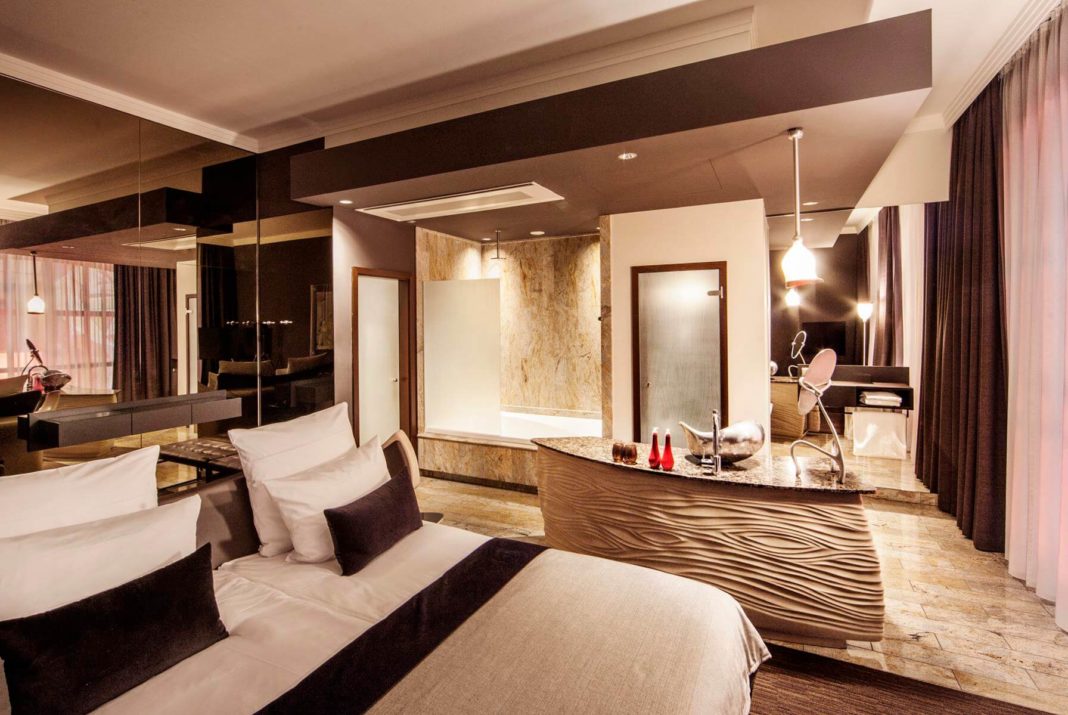 Hotelzimmer im East Hotel Hamburg innenausstattung und interior konzept durch formwaende lueneburg