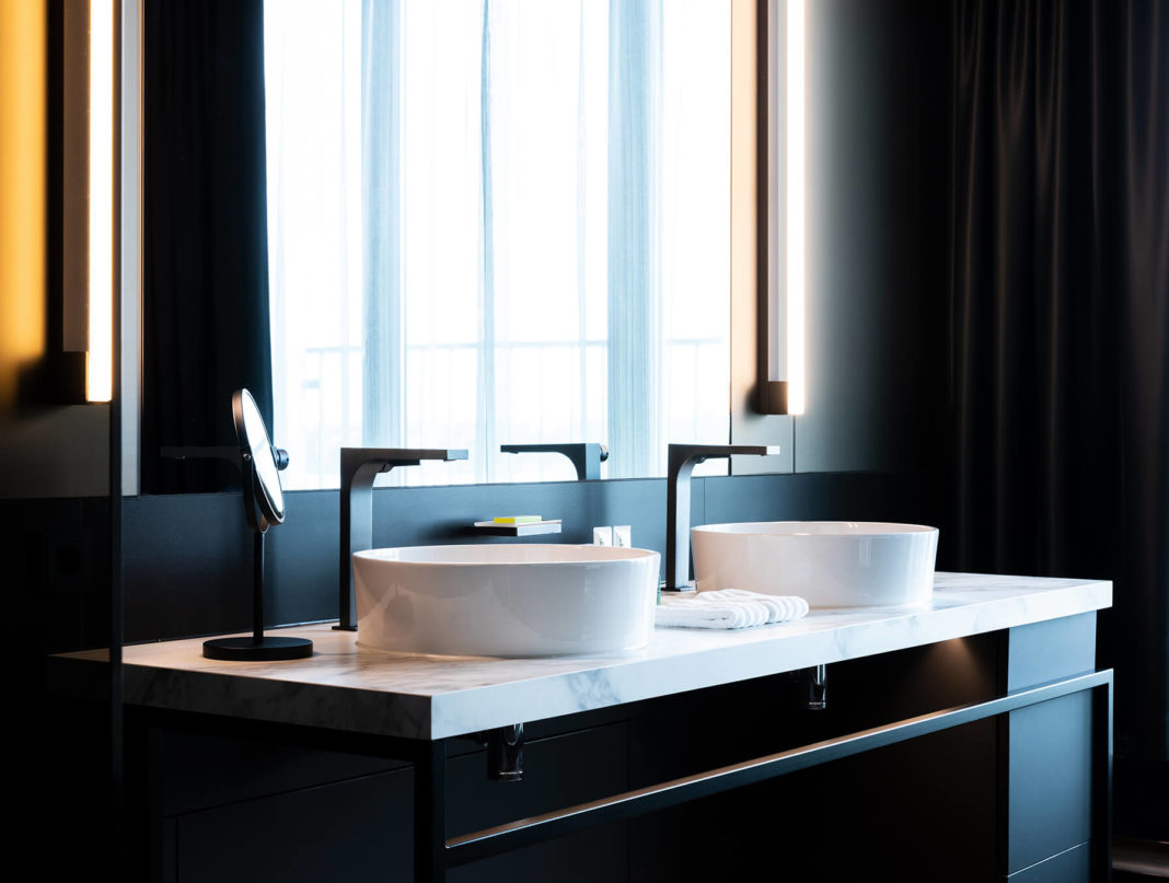 waschbecken details badezimmer in hotel le meridien innenausbau formwaende