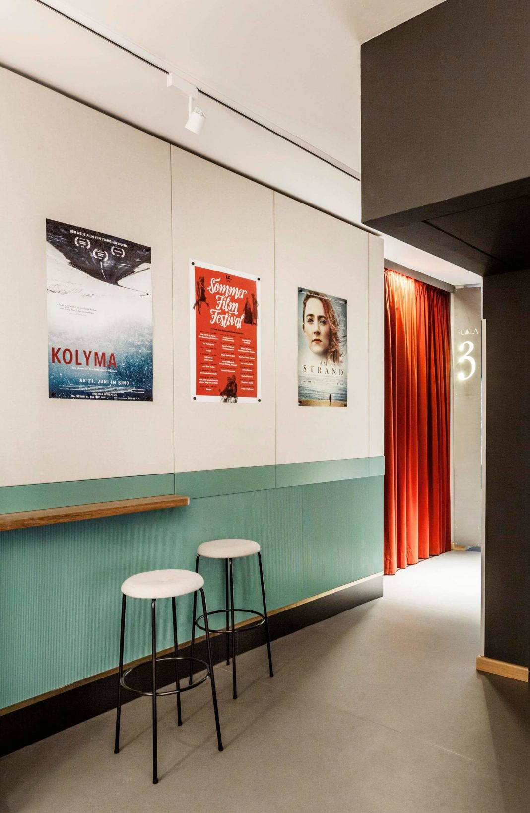 foyer flur innenarchitektur kino scala lüneburg formwaende